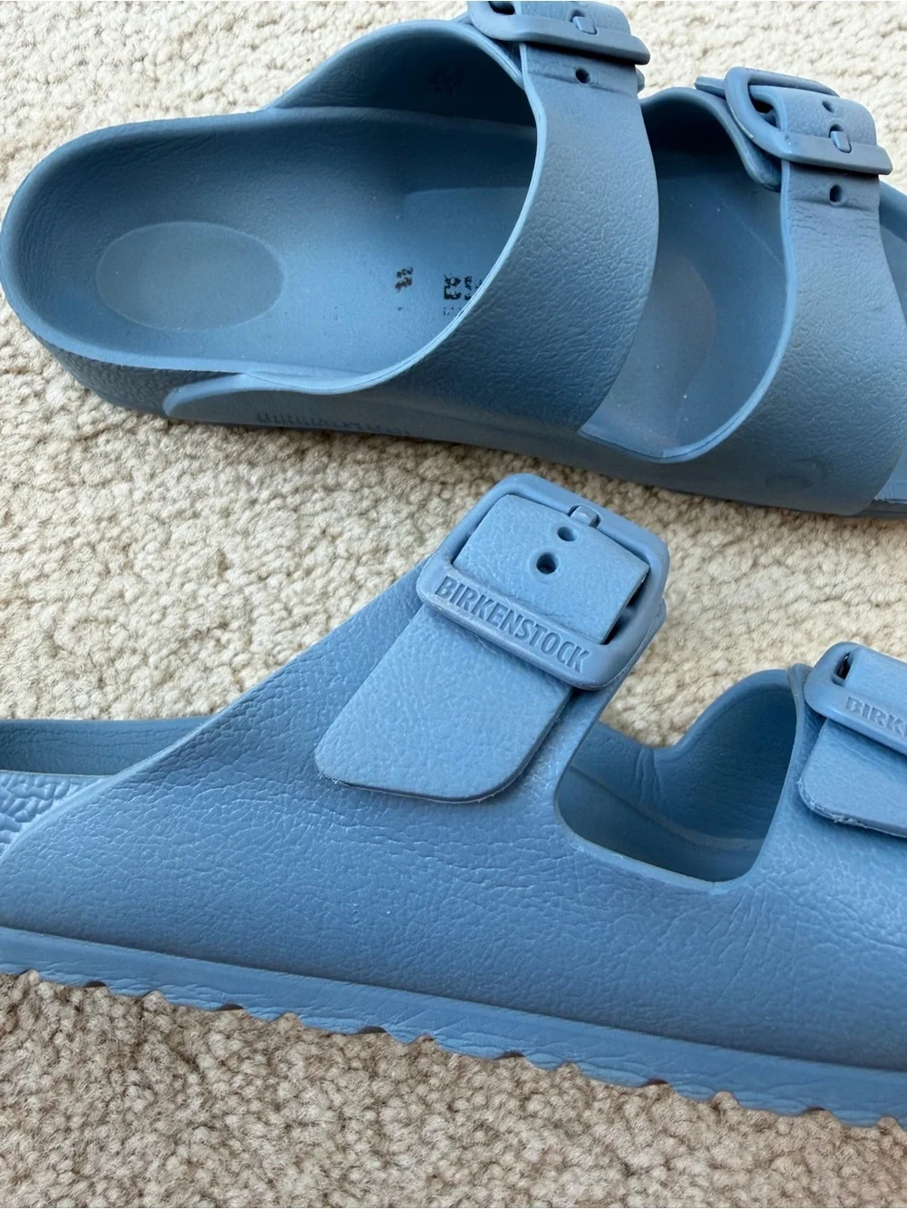 Birkenstock Big Kid Size 1, EU 32 Light Blue Arizona Slide Sandals
